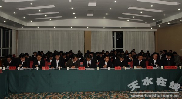 政協(xié)閉幕大會(huì)1 011.jpg