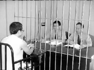 落馬后的肖明輝沒有了往日的意氣風(fēng)發(fā)