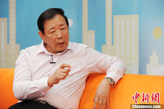 2013年5月14日,中國戰(zhàn)略文化促進會常務副會長兼秘書長羅援少將做客中新網(wǎng)《新聞大家談》,解讀近期中日關(guān)系。中新網(wǎng)記者 張龍云 攝