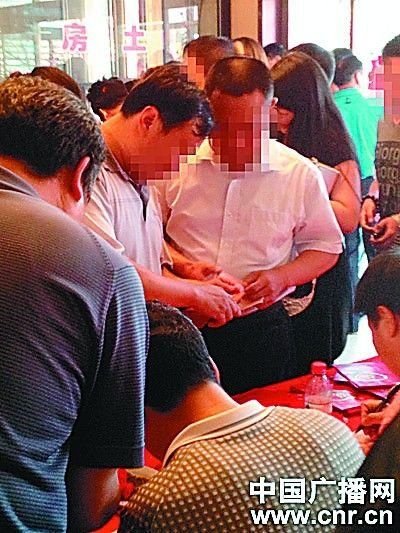 �ӱ���Դ�h�(zh��n)�hί��ӛ����������A��Ů����