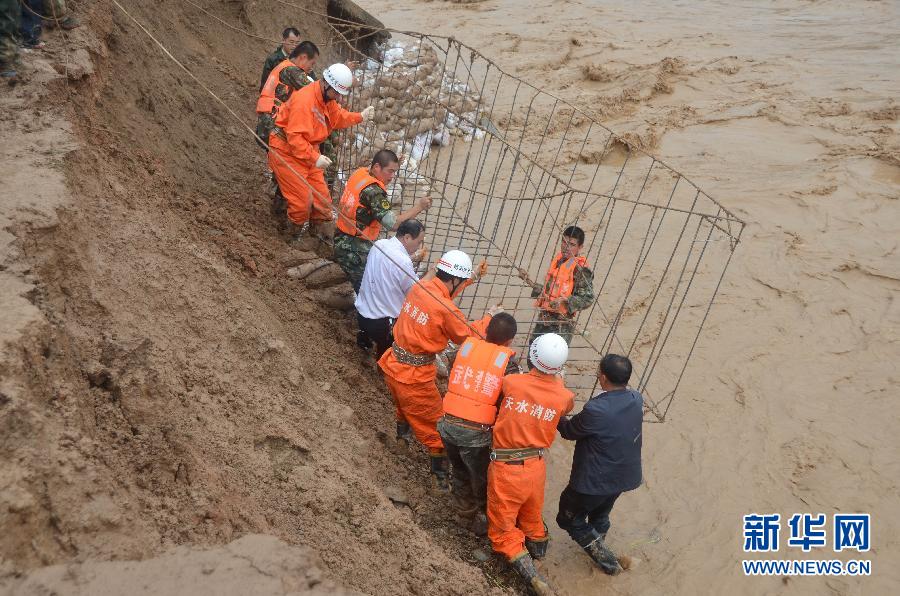 (社會(huì))(4)甘肅清水縣連遭暴雨襲擊