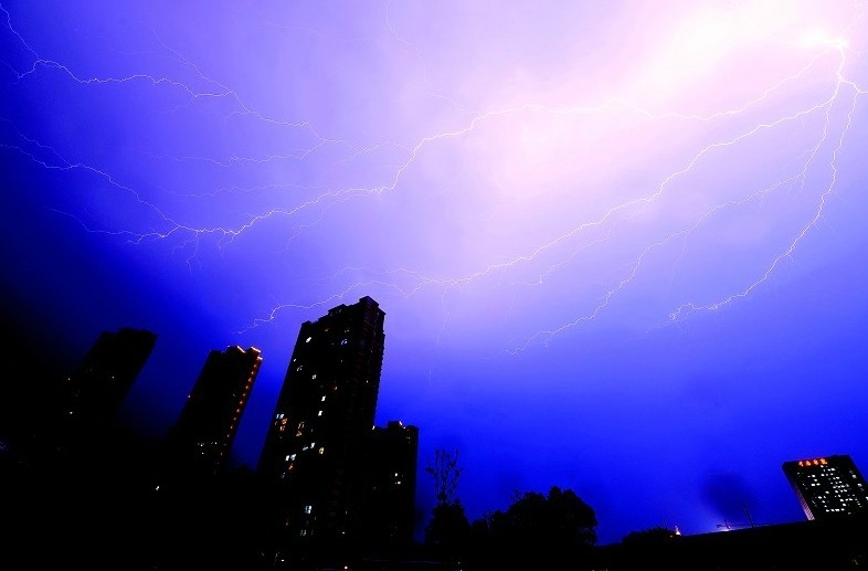     �D�飺���հ��������꽵��ǰ����hͻȻ���L(f��ng)��������W���Q����ӛ�� ���� ��(sh��)��(x��)�� �O�f �z����