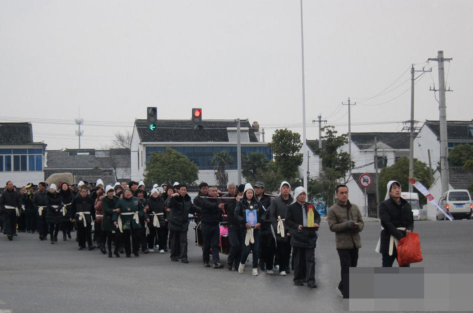 富商周濱家族起底:其父任副職時(shí)要求修祖墳