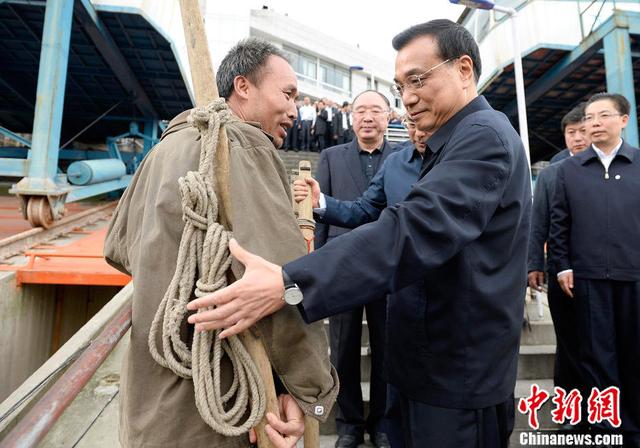 李克強(qiáng)成十八大以來首位訪重慶政治局常委