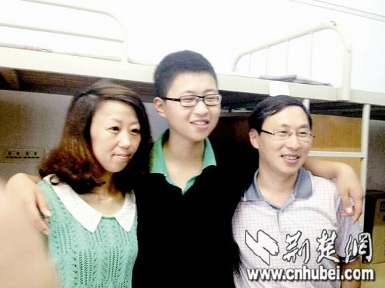 �D�飺���ݷ��͸�ĸ�ڌ������Ӱ