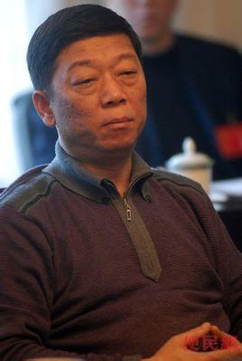 青島原公安分局長(zhǎng)被判死緩 家中搜出1853瓶茅臺(tái)