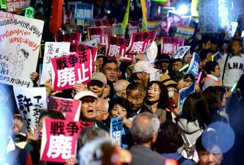 大批抗議民眾。