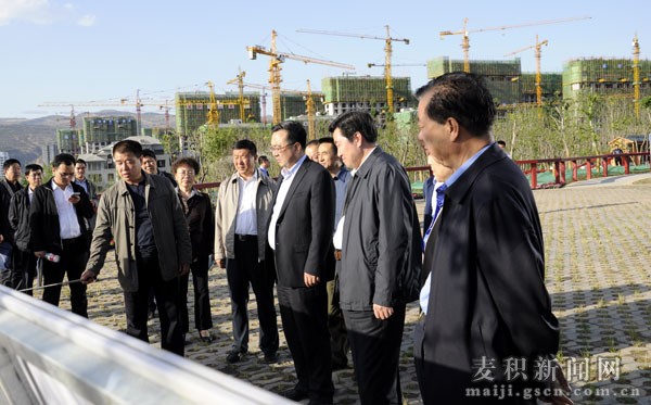 在馬跑泉公園調研 在馬跑泉公園調研