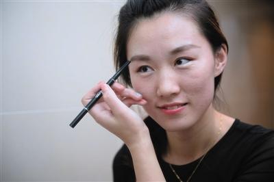 北京美女售樓小姐的中秋節(jié):一天接待上百客戶