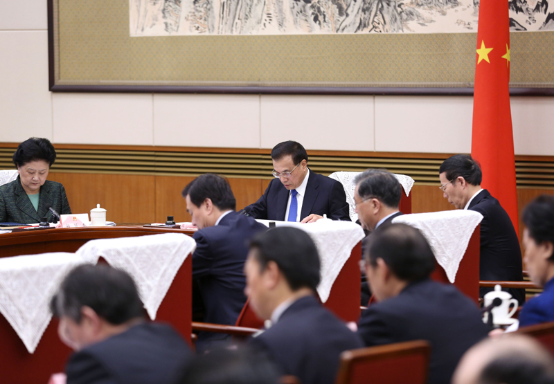 1��18������(gu��)��(w��)Ժ������ˏ�(qi��ng)�������_(k��i)��(gu��)��(w��)Ժ������ȫ�w��(hu��)�h��ӑՓ�M��Ո(q��ng)ʮ����ȫ��(gu��)�˴���Ε�(hu��)�h���h������������(b��o)�����Q����������������(b��o)�棨������Ҋ(ji��n)�壩���l(f��)���������^(q��)���У��������(gu��)�ҙC(j��)�P(gu��n)���P(gu��n)���T(m��n)����λ������Ҋ(ji��n)��