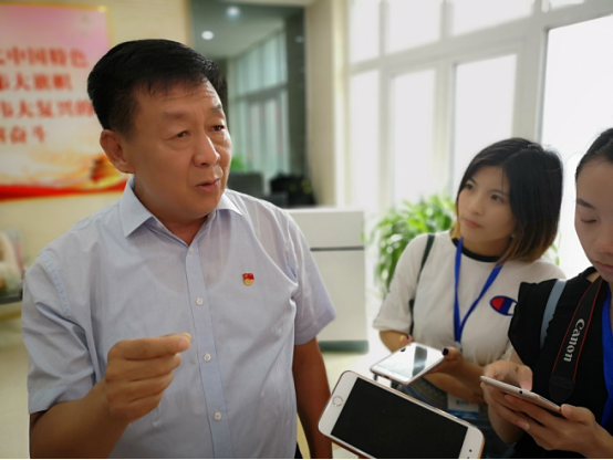 【風從海上來·改革進行時】“窮村”變身龍頭社區(qū) 上流佳苑打造社區(qū)治理青島樣本 【風從海上來·改革進行時】“窮村”變身龍頭社區(qū) 上流佳苑打造社區(qū)治理青島樣本