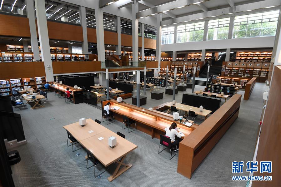 (新華全媒頭條·圖文互動)(11)創(chuàng)造新時代中國特色社會主義的更大奇跡——以習近平同志為核心的黨中央關(guān)心經(jīng)濟特區(qū)發(fā)展紀實