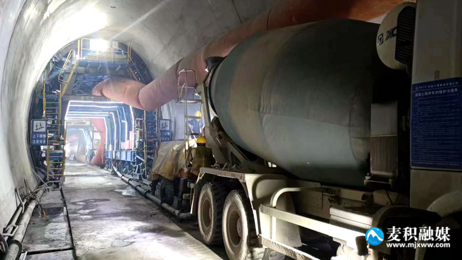 aa9441ff5a35029bb27d2b41e325c0e